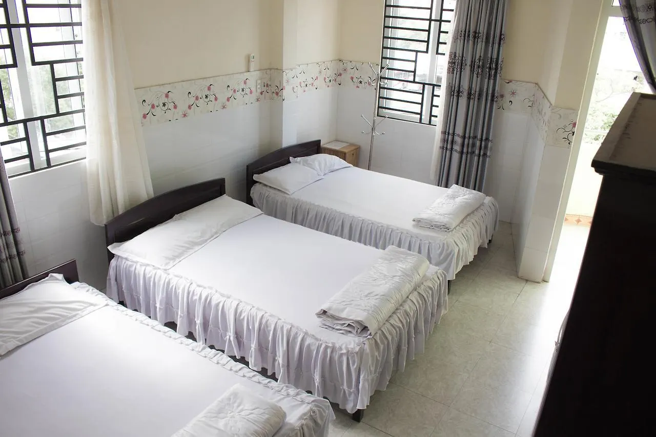 Hung Binh Hotel Da Nang 0*,  Vietnam